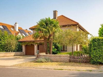 Villa in Provençaalse stijl met 4 slaapkamers en tuin