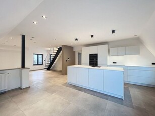 Penthouse met 2 slpk en 2 terrassen te huur in Centrum Gent!