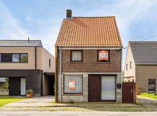 TE RENOVEREN WONING MET 2 SLPKS, TUIN & ZIJPOORTJE