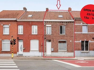 Perfect instapklare woning met 3 slpks, garage met UITWEG, t