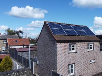 Rustig gelegen open bebouwing met 3 slaapkamers