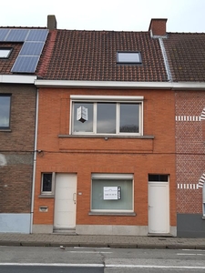 Toffe woning met 3 kamers, tuin en garage nabij centrum