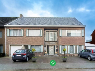 Woning met 6 slaapkamers en praktijkruimte in het centrum v