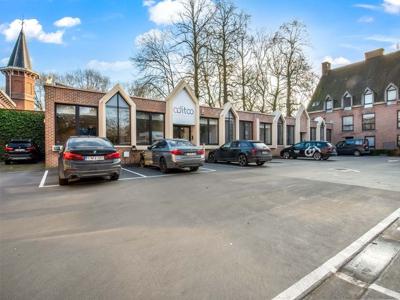 Bureelruimte van 200m2 met parking