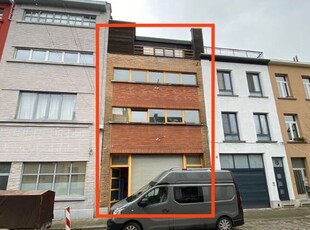 Te Koop: Gebouw voor Gemengd Gebruik in Antwerpen met Loft