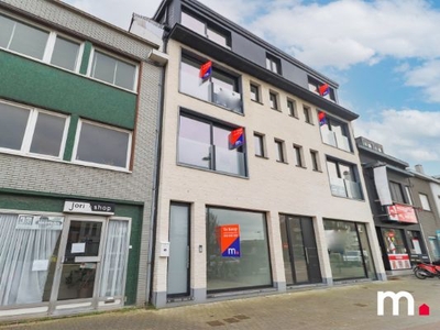 Volledig gerenoveerd duplex appartement van 133m2 met 3 slaapkamers en 2 badkamers!