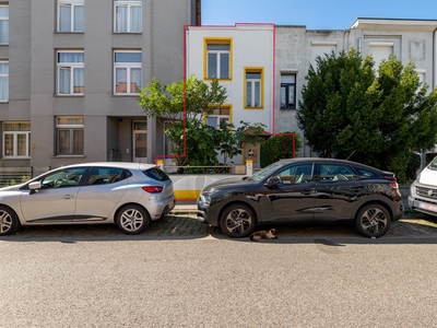 Woning met 3 slaapkamers en een zonnig terras te Deurne!