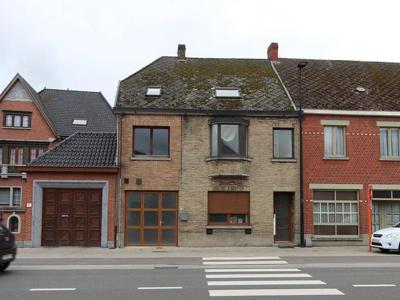 Opbrengsteigendom met 1 studio, gelijkvloers appartement en