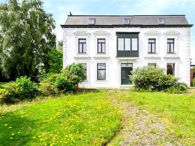 CHARMANT LANDHUIS met extra SCHUUR/BIJGEBOUW, op 3000m2.