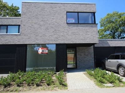 Energetische nieuwbouwwoning met tuin, inpandige garage