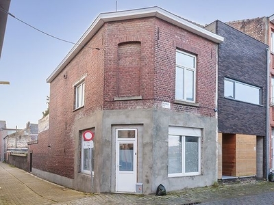 Hoekwoning met 3 slaapkamers en 2 badkamers in centrum