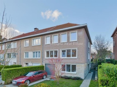 SINT-ALEIDIS - STOCKEL // 3-gevel woning met 5 SLPKMS