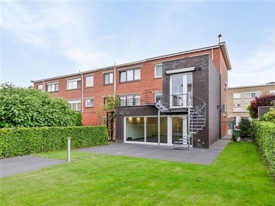 Welonderhouden bel-etage-woning in een verkeersluwe buurt.