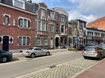 Zeer ruim 1 slaapkamer appartement op toplocatie