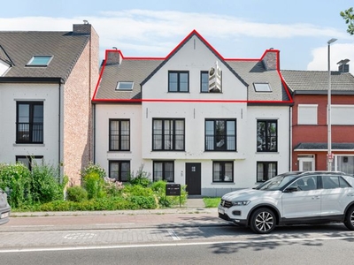 Instapklaar dakappartement in het centrum van Sint-Antonius