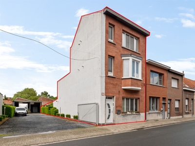 Instapklare woning met 5 slaapkamers, 4 badkamers en 3 keukens!