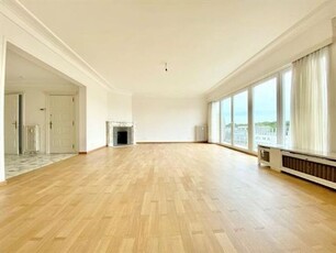 Mooi penthouse met 3 slaapkamers + terras van 120 m²