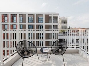 Super lichtrijk & geschilderd 2-slpk van 94m² met terras