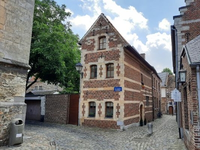 GEZELLIGE HOEKWONING MET RUIME KOER IN HET BEGIJNHOF