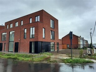 luxueuze nieuwbouw villa met grote tuin, 2 autostaanplaatsen