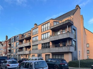 Unieke penthouse met 3 slaapkamers en zonnig terras in een r