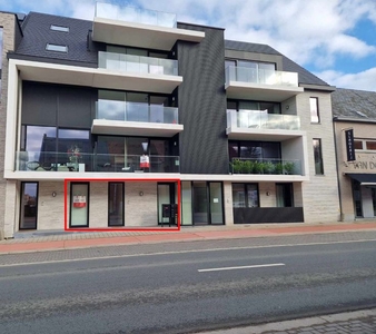 Gelijkvloers appartement met 2 slaapkamers, tuin en garage