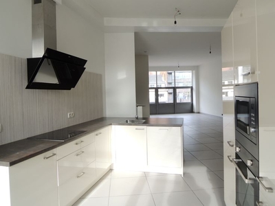 nieuw ingericht appartement in midden centrum Genk