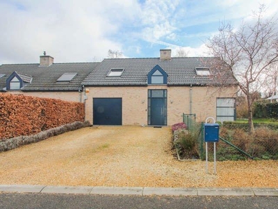 Villa 4 chambres avec jardin et terrasse - panneaux solaires