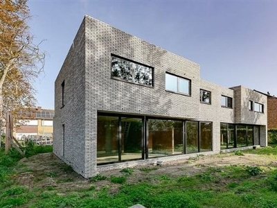 2 energiezuinige woningen met een zee van ruimte!