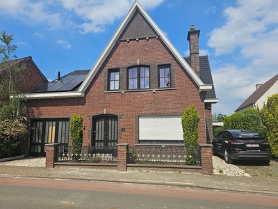 Charmante woning met 3 slaapkamers, garage en tuin