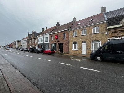 (handels) Huis in centrum Lo-Reninge met diverse mogelijkhe