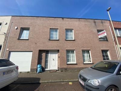 Ruime woning (269m²) met 4 slaapkamers, garage en zonnige tuin!