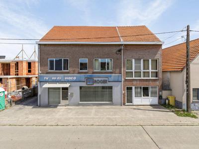 Gebouw gemengd gebruik met magazijn te Bierbeek