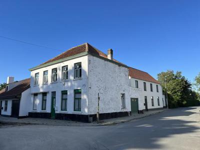 Voormalige kosterswoning in het centrum van Oostkerke