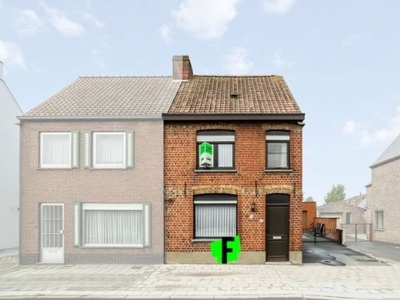 Woning met veel potentieel op een gunstige locatie te Zedel…