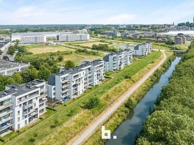 Appartement spacieux et ensoleillé avec vue sur l'eau