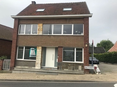 Gelijkvloersappartement met terras en tuin