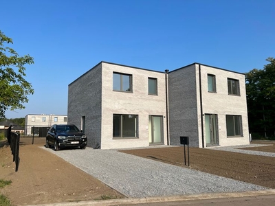 halfopen nieuwbouw 3 slaapkamers, rustige omgeving, EPC A+