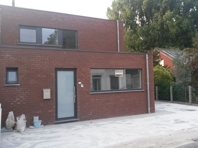 Hyperafgewerkte woning in nieuwstaat. Onderhoudsvriendelijk.