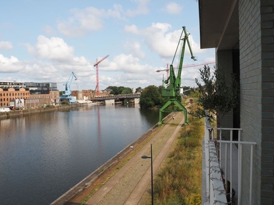 Ruim luxe appartement aan het water