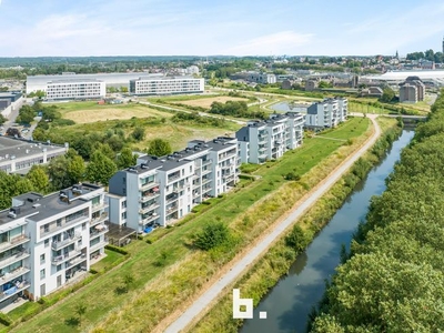 Ruim zonnig appartement met zicht op het water