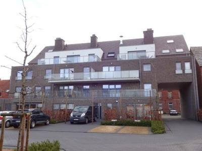 Appartement in centrum Hoogstraten met 2 staanplaatsen