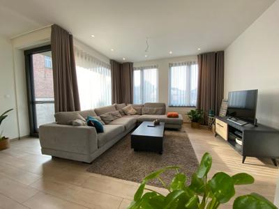 centraal gelegen luxueus appartement met parkzicht