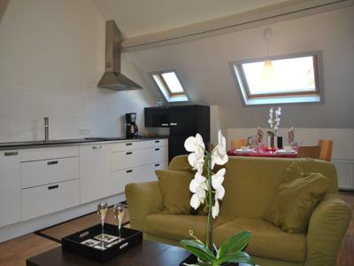 EU - gerenoveerde duplex studio vlakbij metro Madou