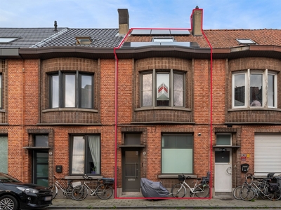 Gerenoveerde woning met 4 ruime slaapkamers