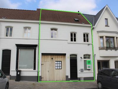 IN OPTIE! Gezellige woning met 4 slaapkamers te Elene