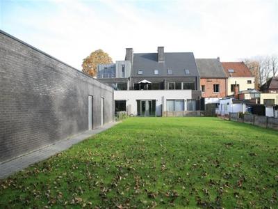 Gvl. app. groot terras, 2 slpk., garage, stationsbuurt