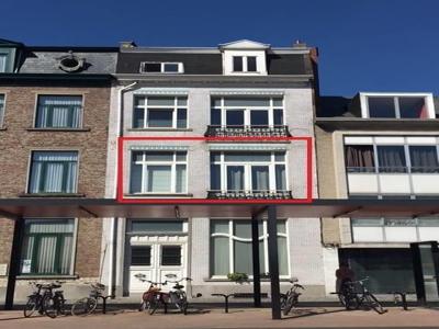 KNUS APPARTEMENT OP 1ste VERDIEPING MET GROOT TERRAS (GEEN L