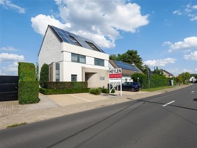 Woning/Duplex met handelsruimte in Berlaar