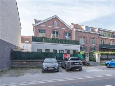 Een ruim, karaktervol duplexappartement (145m²) met 2 slaapk